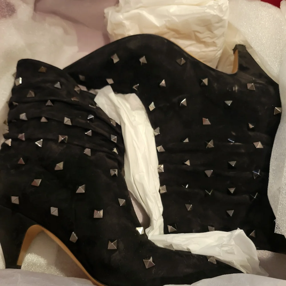 Authentic Valentino Garavani All-over Rockstud suede pointy booties - Picture 6 of 9